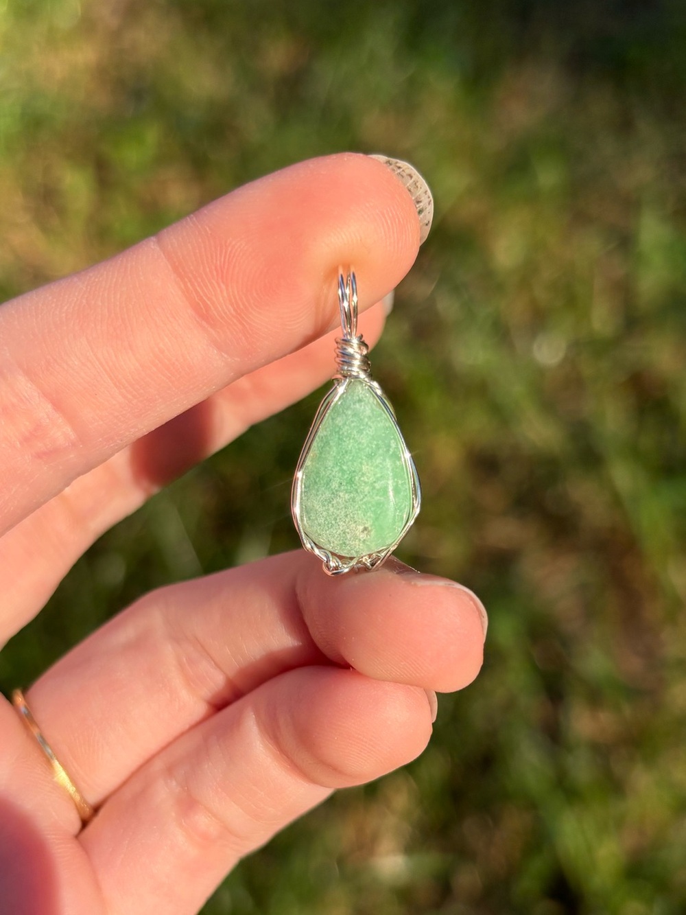Mini chrysoprase pendant - Picture 3 of 3